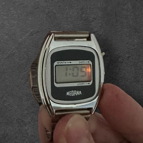 Vintage Medana Retro 80s Men’s Silver Tone and Blue Digital Watch - Picture 8 of 10